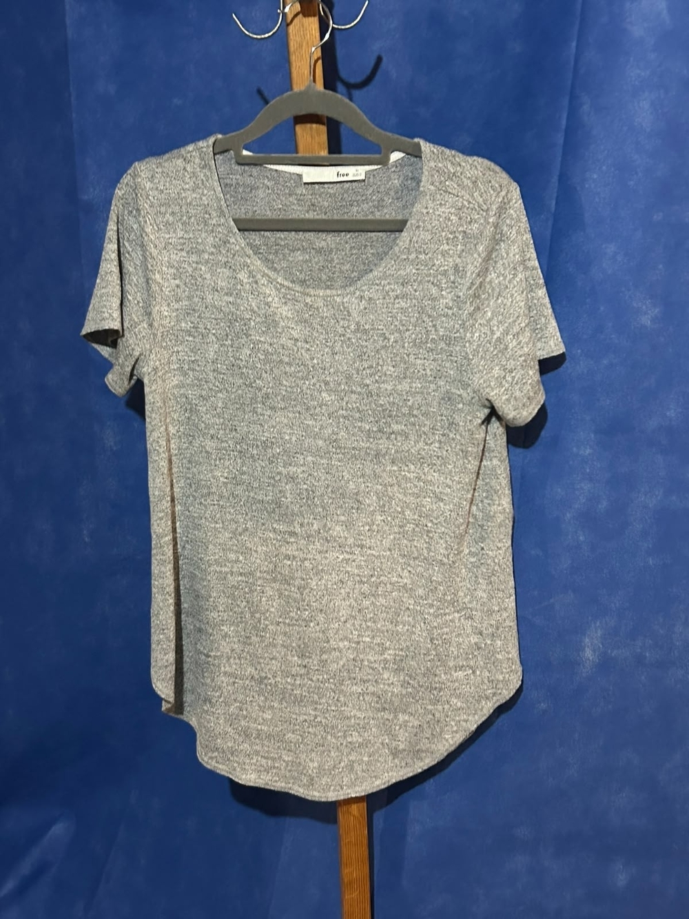 Wilfred Heather Gray Short Sleeve Scoop Neck Tee